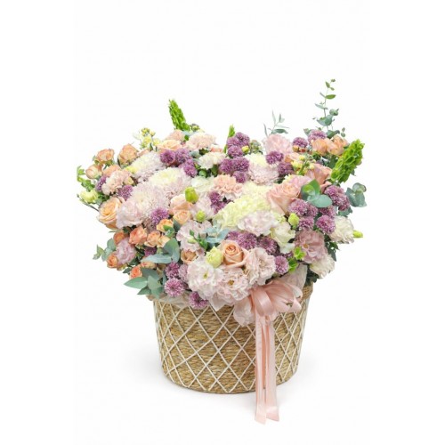 Soft Bloom – Lüks Çiçek Sepeti 