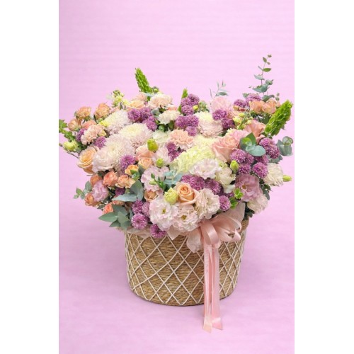 Soft Bloom – Lüks Çiçek Sepeti 